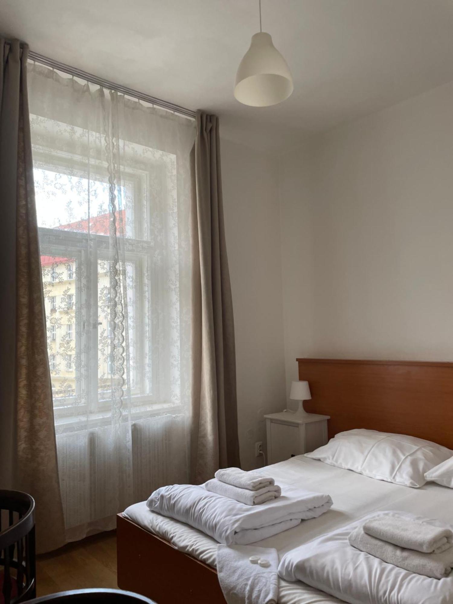 Gallery Hotel Sis Прага Экстерьер фото